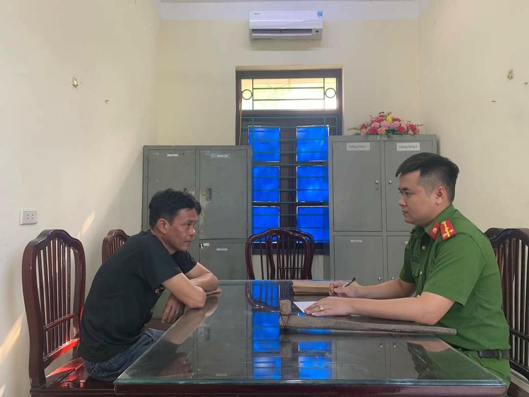 Nguyễn Chung D. tại CQĐT. Ảnh: Nguyễn Chung