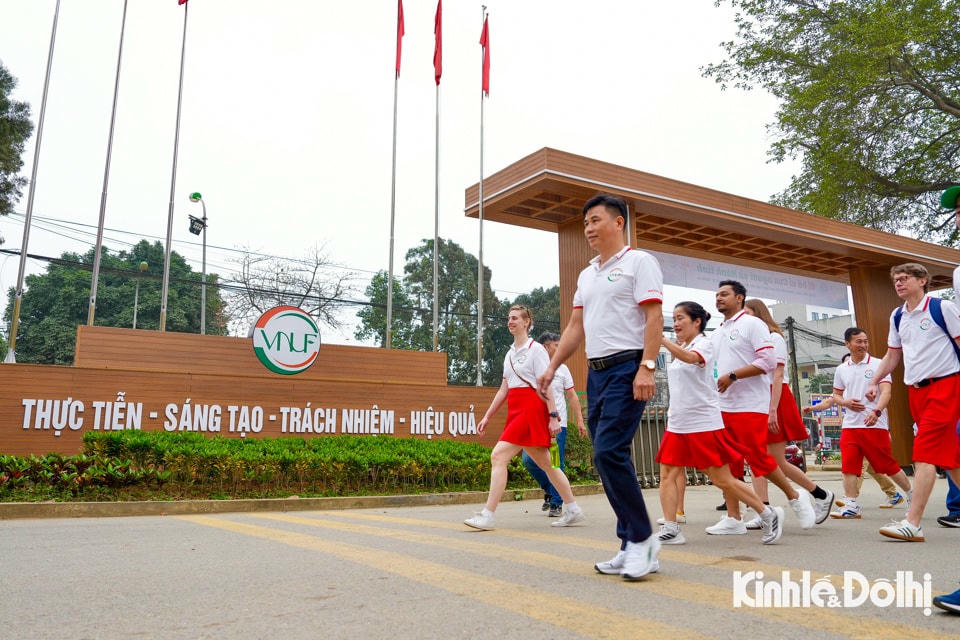 Bên cạnh đó, sự kiện còn góp phần giáo dục, khơi dậy tinh thần trách nhiệm với môi trường trong thanh niên thông qua các hoạt động giao lưu, tìm hiểu về các mục tiêu phát triển bền vững và vai trò của rừng.