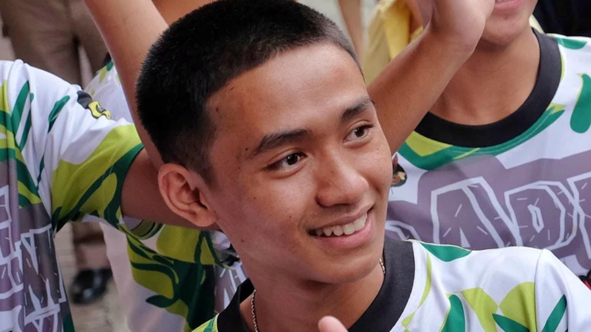 Một cậu bé trong đội Wild Boars. Ảnh: Grunge.