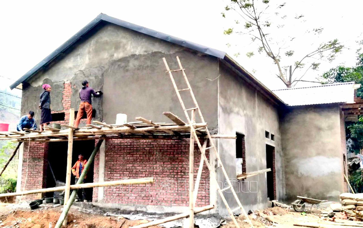 Nhờ chính sách ưu đãi của chương trình cho vay hỗ trợ nhà ở theo Nghị định 28 của Chính phủ, nhiều hộ dân trên địa bàn xã Nà Tăm (huyện Tam Đường, tỉnh Lai Châu) xây dựng được nhà khang trang - Ảnh: Báo Lai Châu