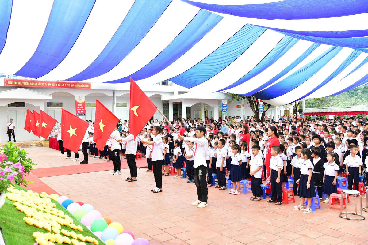 Lễ khai giảng tại Trường diễn ra nghiêm trang, phấn khởi. Ảnh: N.Lộc