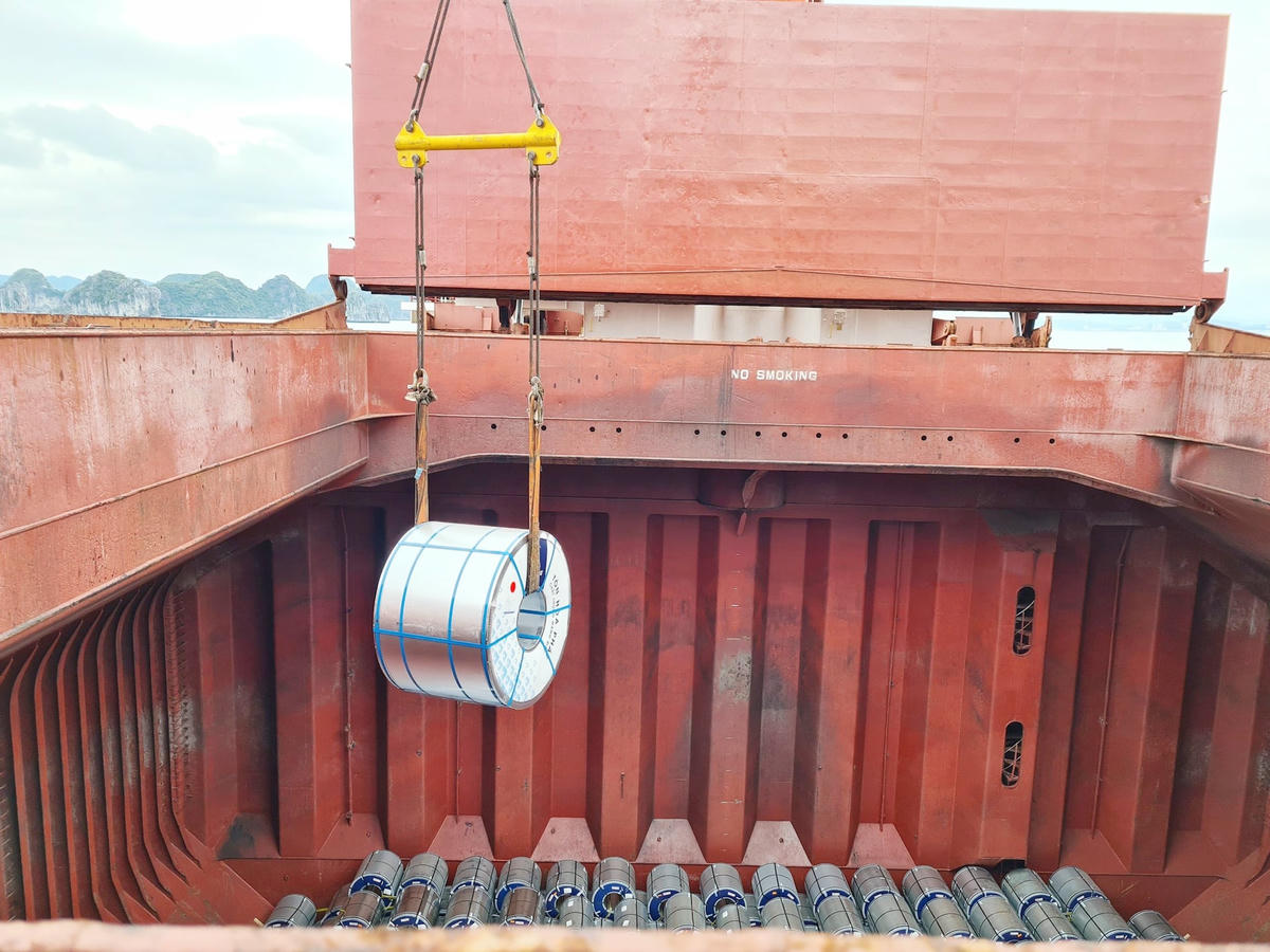 Ton Hoa Phat xuat khau