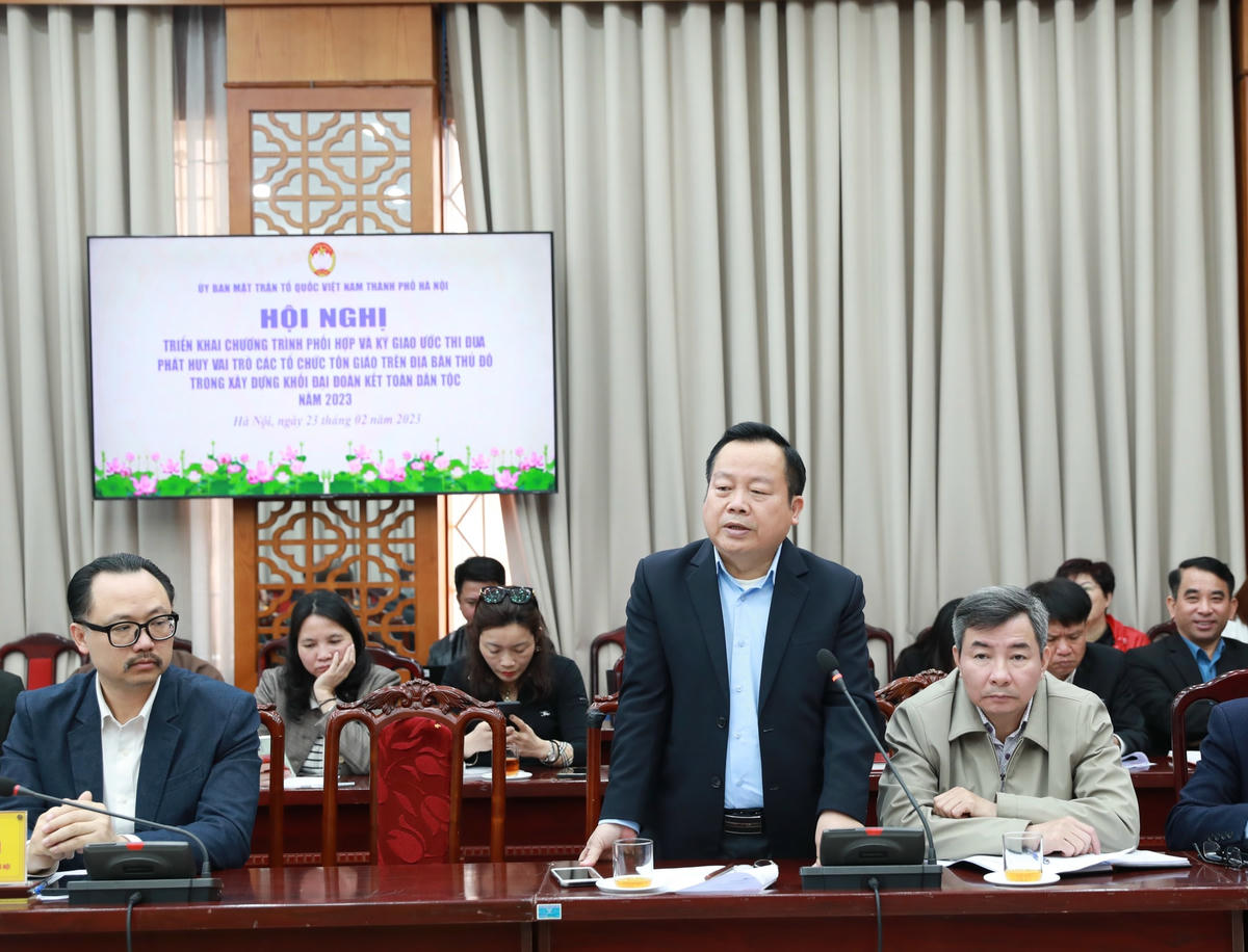 Các đại biểu phát biểu tại hội nghị.