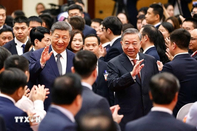 Tổng Bí thư Tô Lâm, Chủ tịch nước Lương Cường và Tổng Bí thư, Chủ tịch nước Tập Cận Bình dự Liên hoan giao lưu hữu nghị nhân dân Việt Nam-Trung Quốc. (Ảnh: Doãn Tấn/TTXVN) ttxvn-lanh-dao-dang-nha-nuoc-viet-nam-trung-quoc-du-lien-hoan-giao-luu-huu-nghi-nhan-dan-hai-nuoc-1504-1.jpg