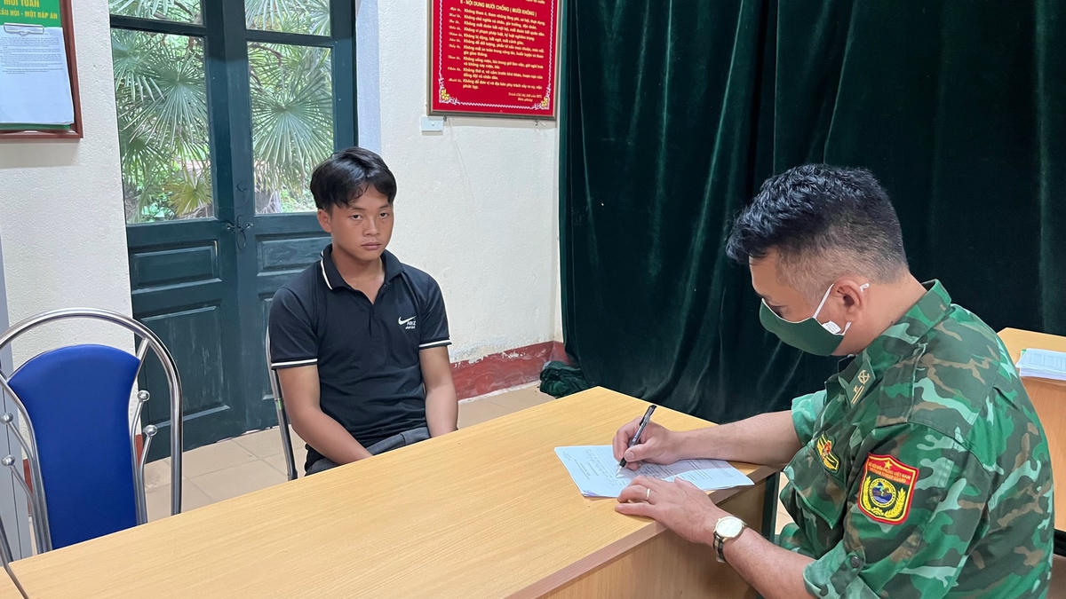 Đối tượng Giàng Seo Lìn tại CQĐT. Ảnh: Trung Dũng