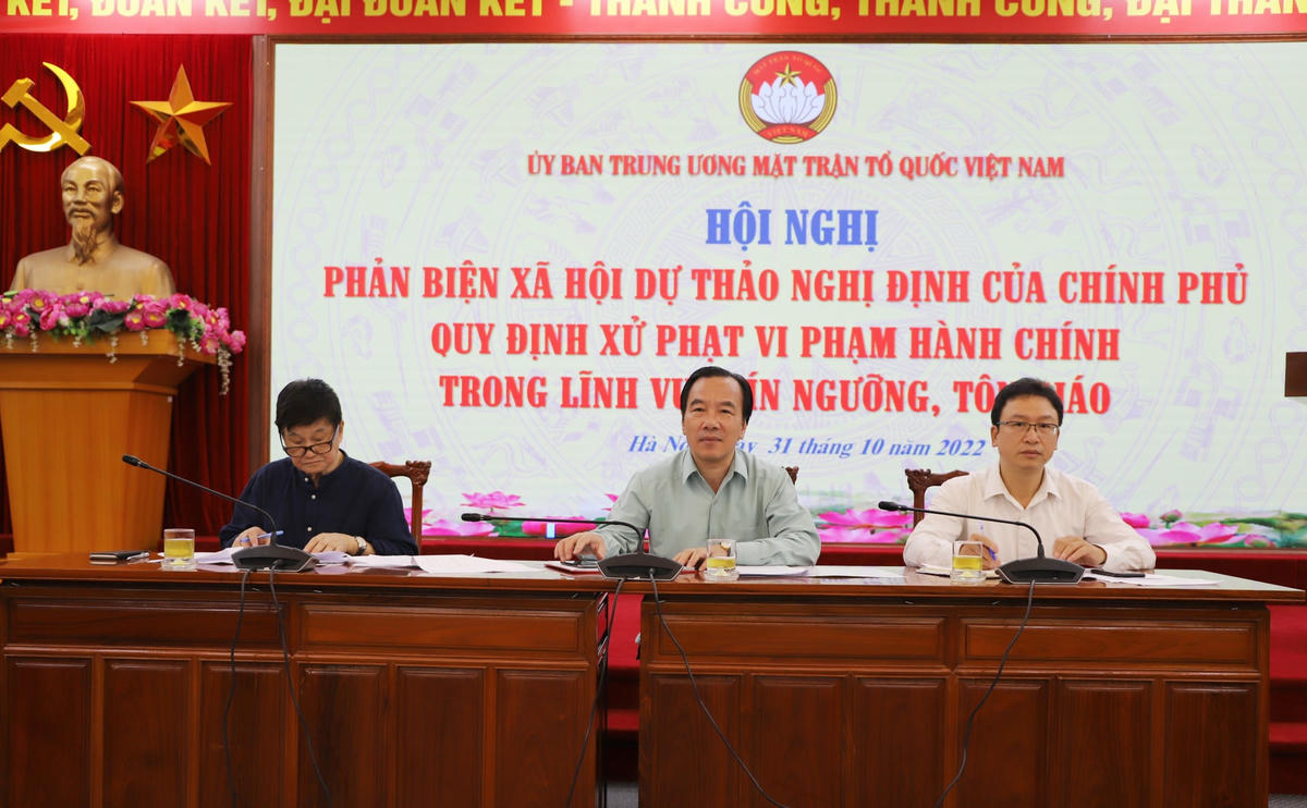 Phó Chủ tịch Ngô Sách Thực chủ trì hội nghị.