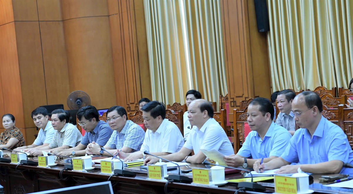 Lãnh đạo HĐND, UBND và một số sở, ban, ngành, địa phương tỉnh Thái Bình tham dự Hội nghị. Ảnh: Nguyễn Ly