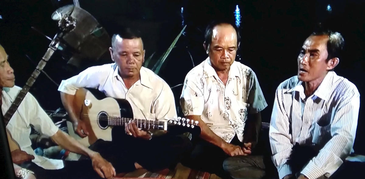 3-Ban đờn ca tài tử trên sông Ngã Bảy