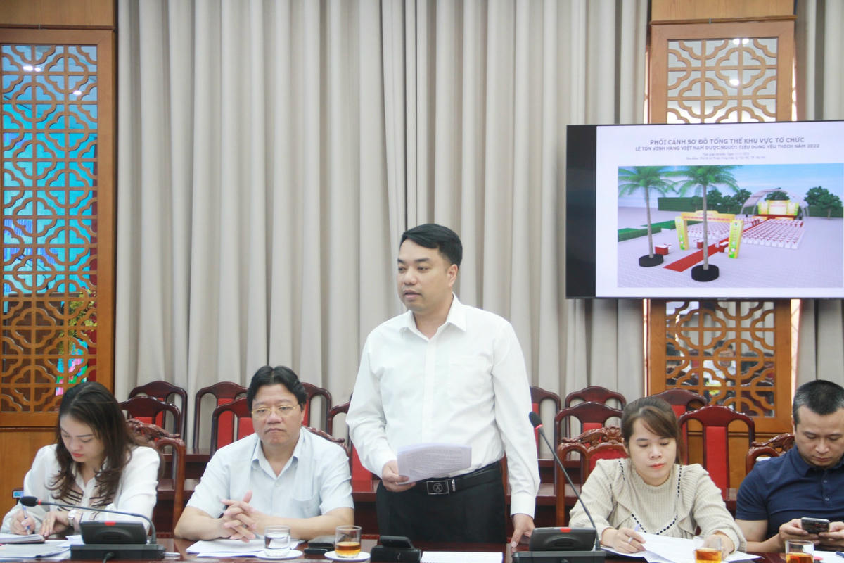 Các đại biểu góp ý tại hội nghị.