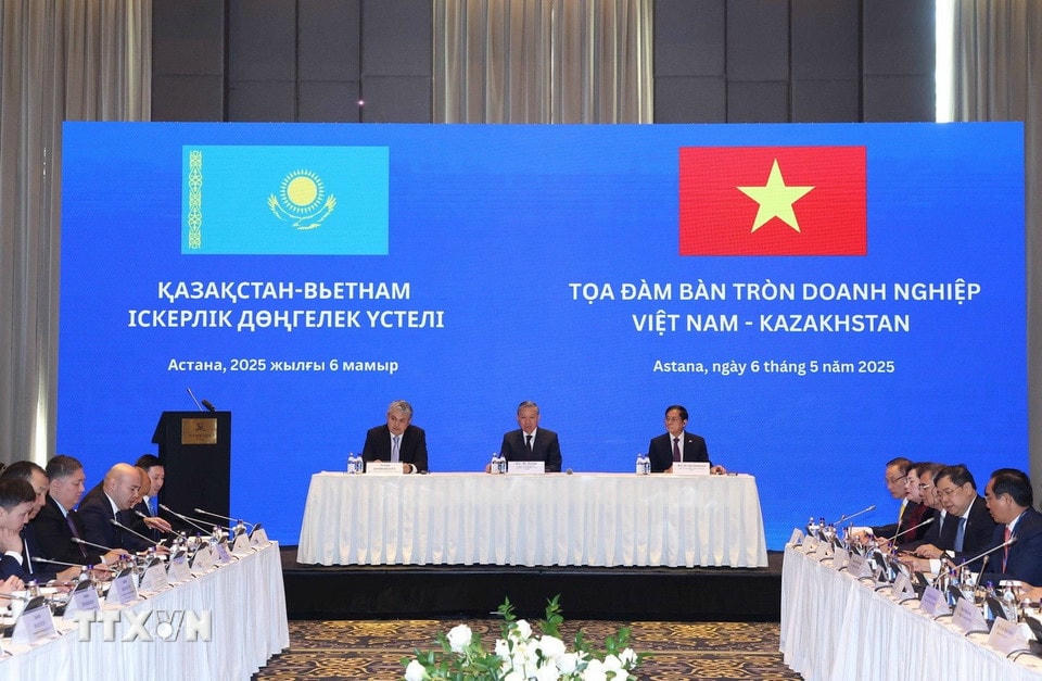 Tổng Bí thư Tô Lâm dự Toạ đàm bàn tròn doanh nghiệp Việt Nam-Kazakhstan. (Ảnh: Thống Nhất/TTXVN)
