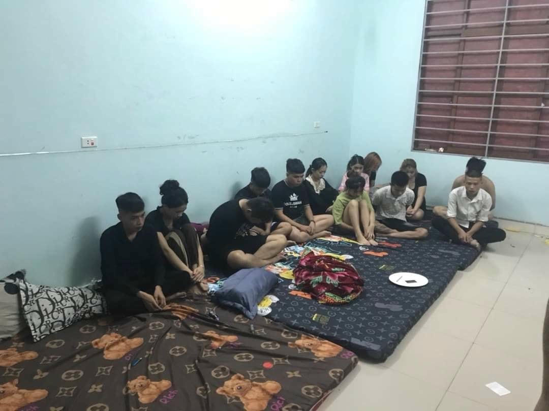 Một số đối tượng vừa bị Công an TP Việt Trì phát hiện tàng trữ, sử dụng ma tuý. Ảnh: Công an tỉnh Phú Thọ