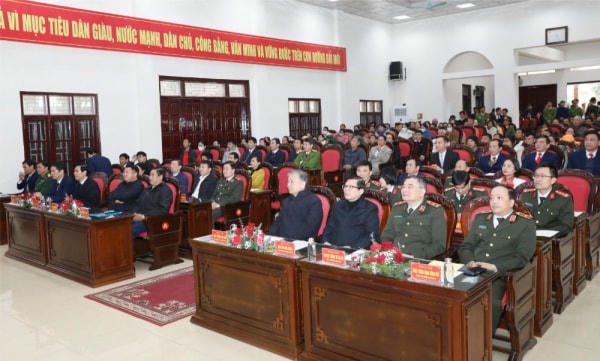 Đại tướng Tô Lâm thăm, tặng quà nhân dân và cán bộ tỉnh Sơn La -0