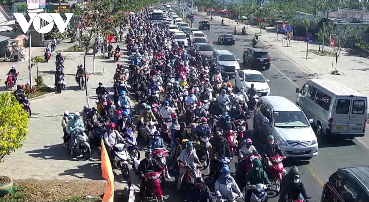 tram thu phi bot cau rach mieu 4 lan xa tram de tranh ket xe keo dai hinh anh 1