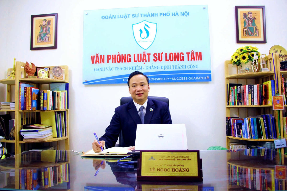luật sư Hoàng
