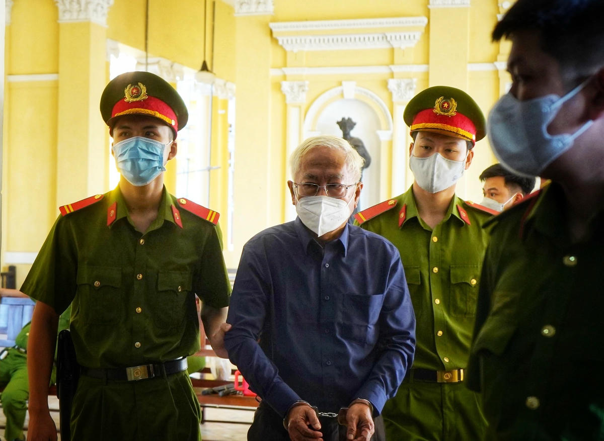 Xét xử cựu Tổng Giám đốc Ngân hàng Đông Á Trần Phương Bình gây thiệt hại hơn 5.500 tỷ đồng. Ảnh: Chinh Hoàng