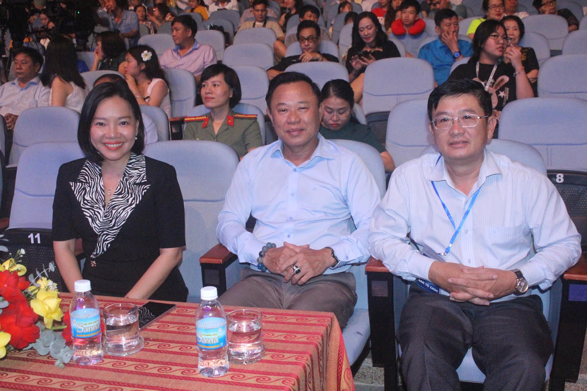 Các đại biểu tham dự cuộc thi (ảnh Thùy Trang)