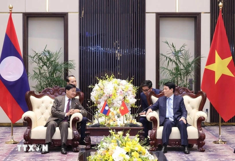 Chủ tịch nước Lương Cường hội kiến Tổng Bí thư, Chủ tịch nước Lào Thongloun Sisoulith. (Ảnh: Lâm Khánh/TTXVN)