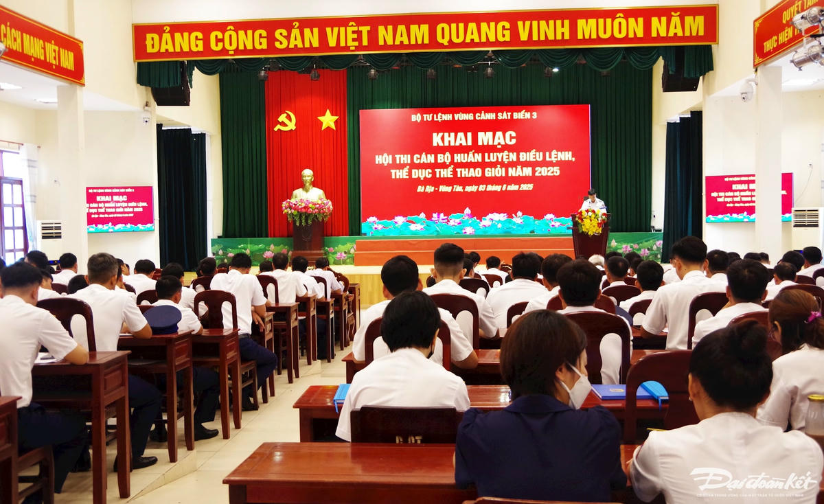 Quang cảnh khai mạc hội thi (1)