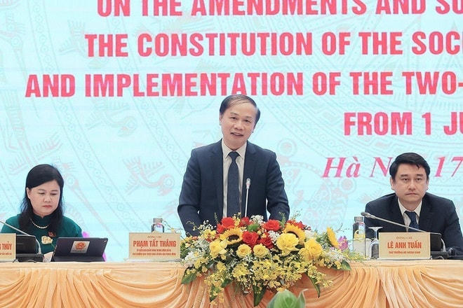 Ông Phạm Tất Thắng, Ủy viên Trung ương Đảng, Phó Trưởng ban Tuyên giáo và Dân vận Trung ương điều hành buổi họp báo. (Ảnh: An Đăng/TTXVN) vna-potal-hop-bao-quoc-te-ve-viec-sua-doi-bo-sung-hien-phap-8096296.jpg