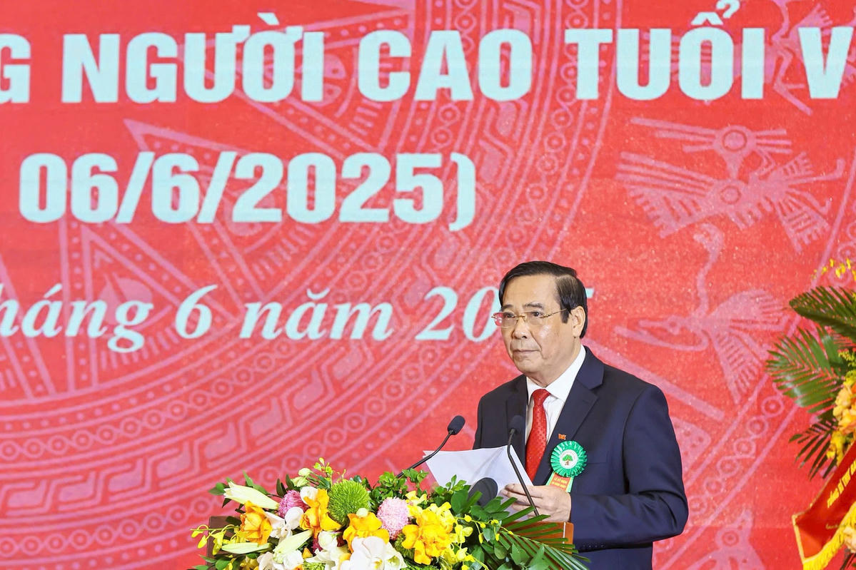 Ông Nguyễn Thanh Bình, Chủ tịch Hội NCT Việt Nam đọc diễn văn khai mạc Lễ kỷ niệm. Ảnh: Quang Vinh