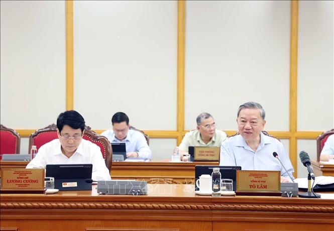 Tổng Bí thư: Bố trí, sắp xếp cán bộ đúng nguyên tắc, không để phát sinh vấn đề phức tạp nội bộ- Ảnh 2. Tổng Bí thư: Bố trí, sắp xếp cán bộ đúng nguyên tắc, không để phát sinh vấn đề phức tạp nội bộ- Ảnh 2.