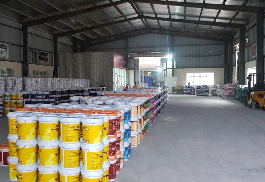 Kho thành phẩm được sắp xếp ngăn nắp, sáng tạo, thuận lợi.