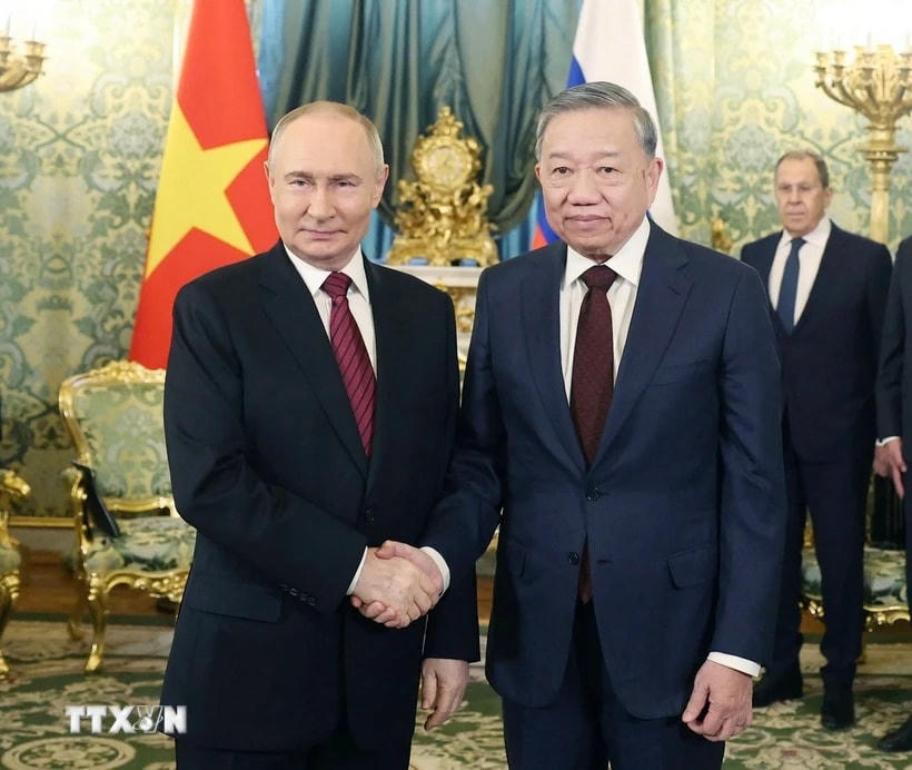Tổng Bí thư Tô Lâm và Tổng thống Nga Vladimir Putin. (Ảnh: Thống Nhất/TTXVN)