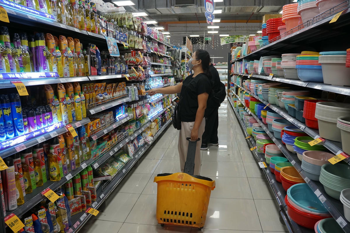 Thời gian qua, nhiều ngành kinh tế của thành phố tăng trưởng thấp.