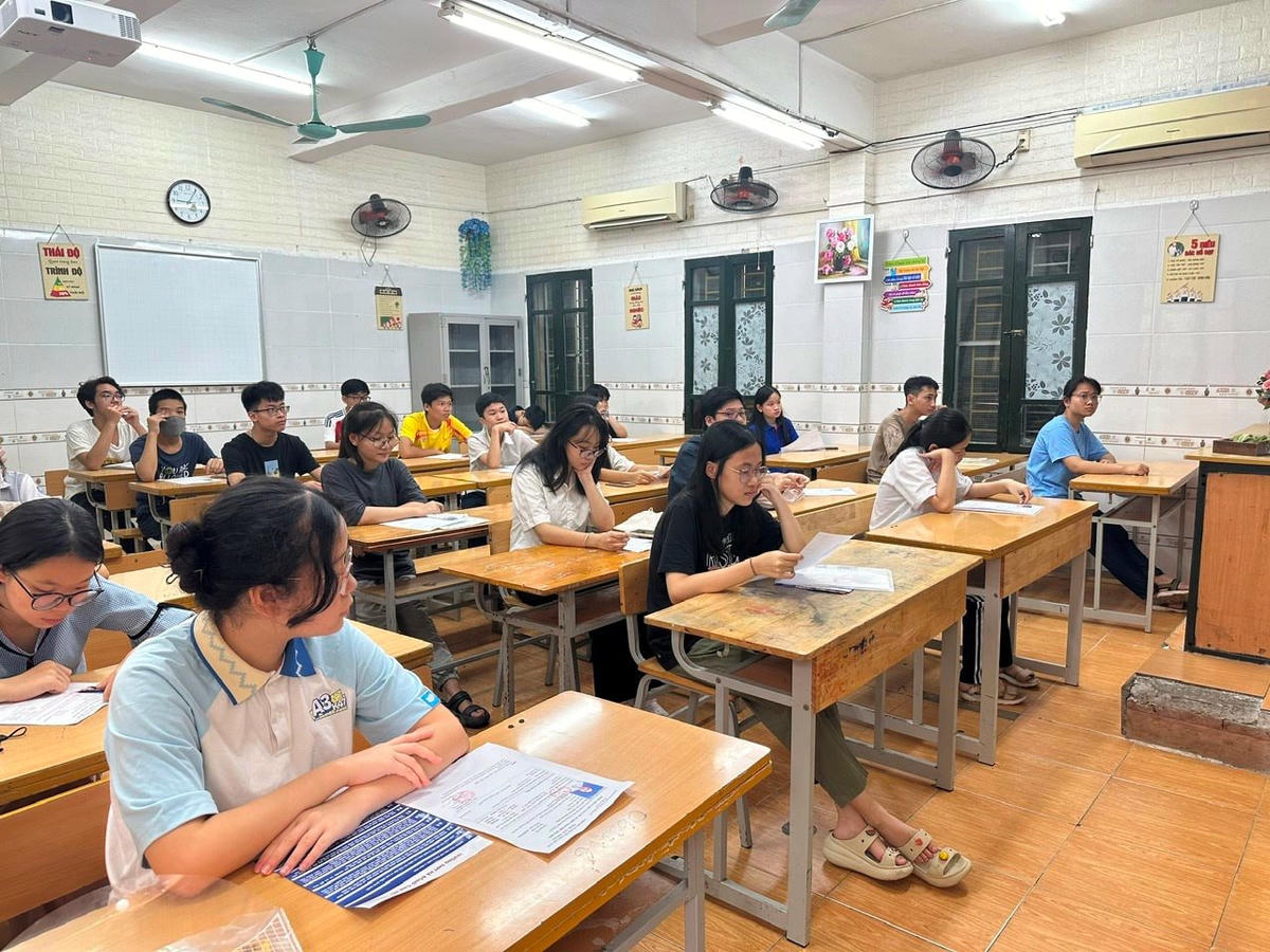 Thí sinh dự thi vào lớp 10 THPT công lập tại Hà Nội năm học 2024-2025.