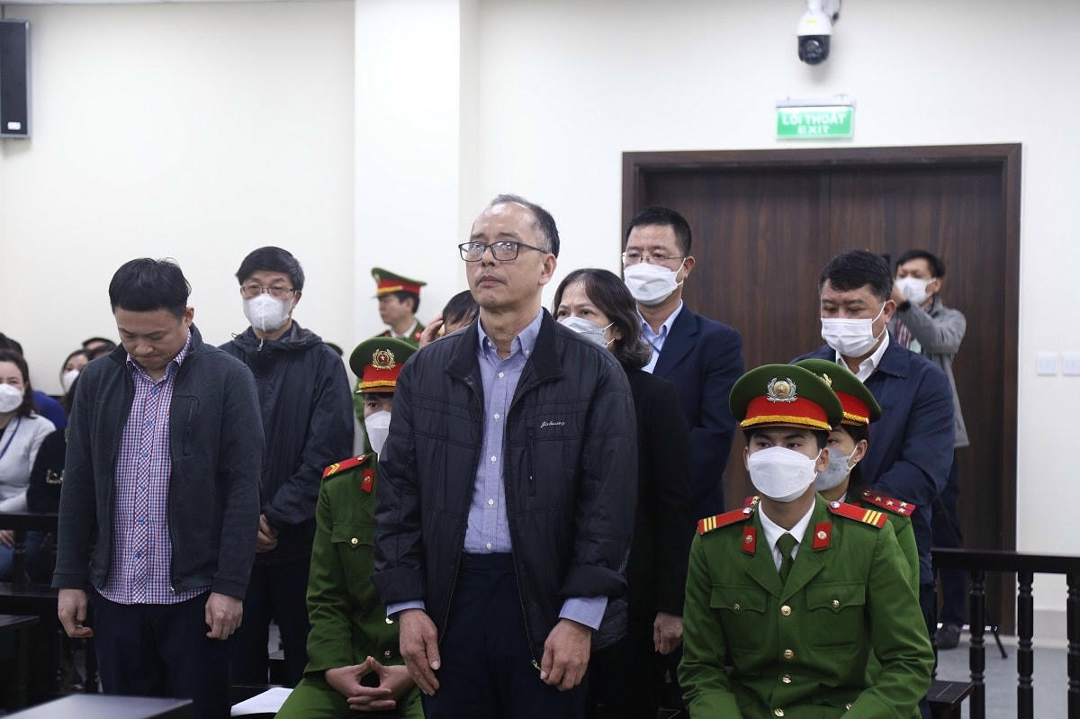 Nhóm bị cáo tại toà.