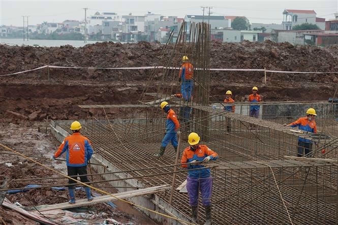 Huy động nguồn lực địa phương hỗ trợ thi công đường dây 500 kV mạch 3- Ảnh 1. Huy động nguồn lực địa phương hỗ trợ thi công đường dây 500 kV mạch 3- Ảnh 1.