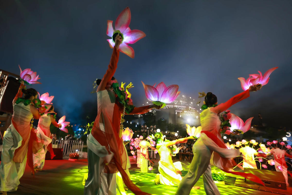 Chương trình nghệ thuật mừng lễ Vu Lan sẽ diễn ra liên tục trong 3 ngày 26, 27 và 30/8. Ảnh: Ngô Trần Hải An.