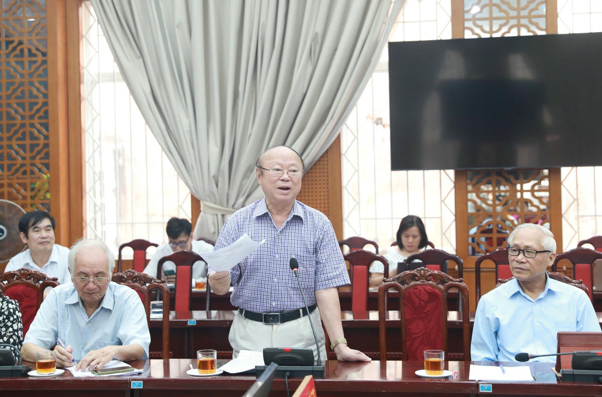 Các đại biểu phát biểu tại hội nghị.