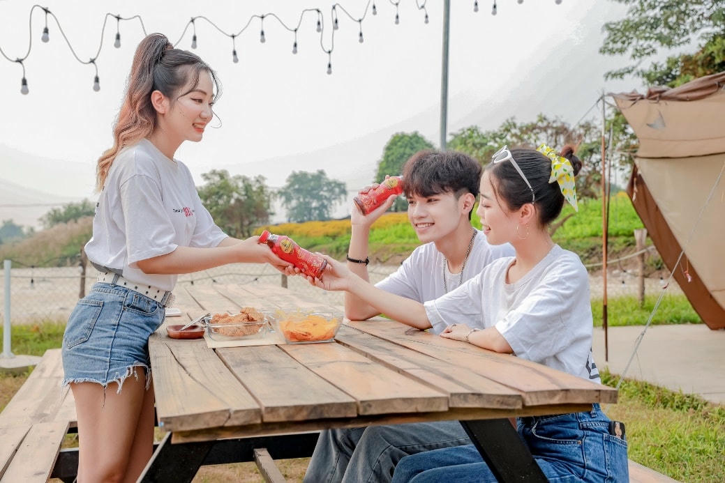 Trà Dr Thanh trở thành món quà sức khỏe giúp thanh nhiệt cơ thể ngày Tết được người trẻ yêu chuộng và sử dụng nhiều trong dịp Tết.