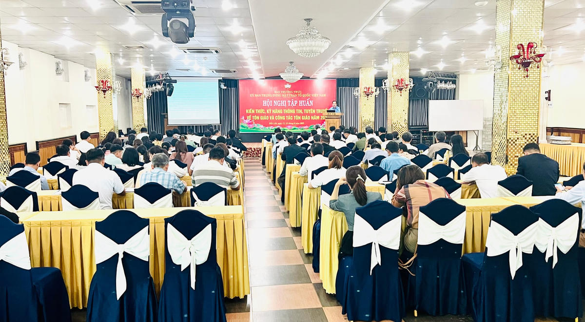 Toàn cảnh buổi tập huấn.