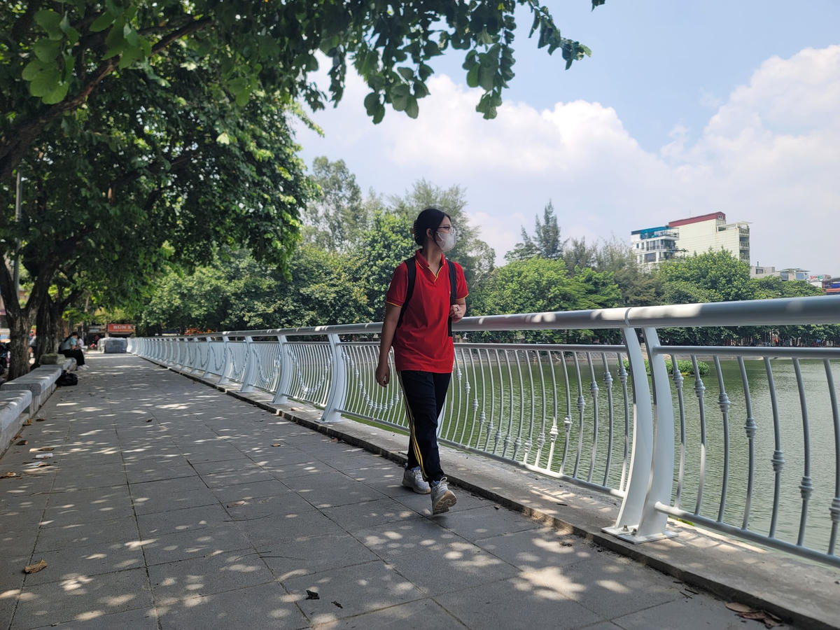Nhiều người dân trong khu vực bày tỏ niềm vui khi từng ngày cảm nhận được sự đổi mới của cảnh quan xung quanh khu vực hồ.