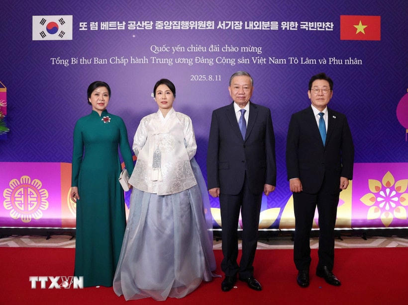 Tổng thống Hàn Quốc Lee Jae Myung và Phu nhân chủ trì Quốc yến chiêu đãi chào mừng Tổng Bí thư Tô Lâm và Phu nhân thăm cấp Nhà nước tới Hàn Quốc. (Ảnh: Thống Nhất/TTXVN)