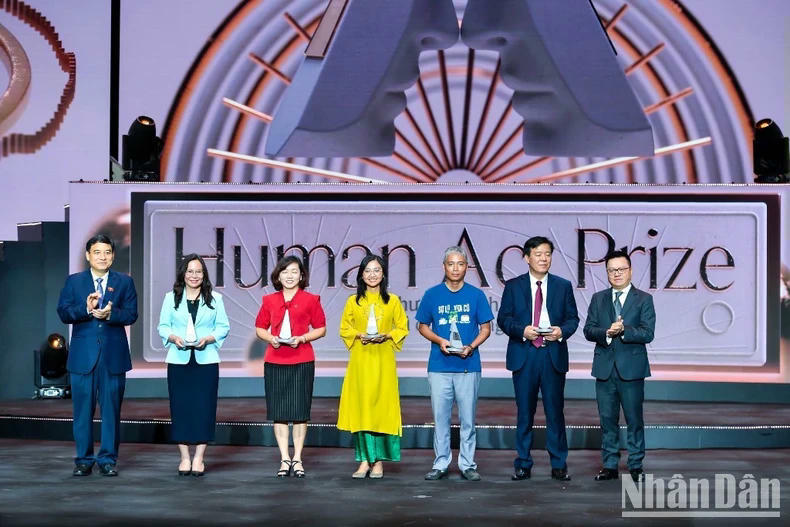 28 dự án được vinh danh tại Gala trao Giải thưởng Hành động vì Cộng đồng ảnh 13