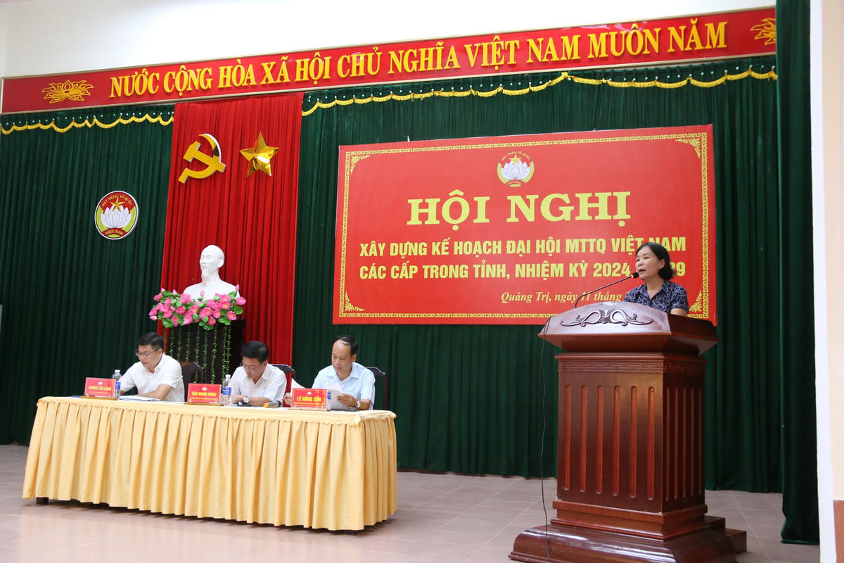 Đại biểu tham gia đóng góp ý kiến tại Hội nghị.