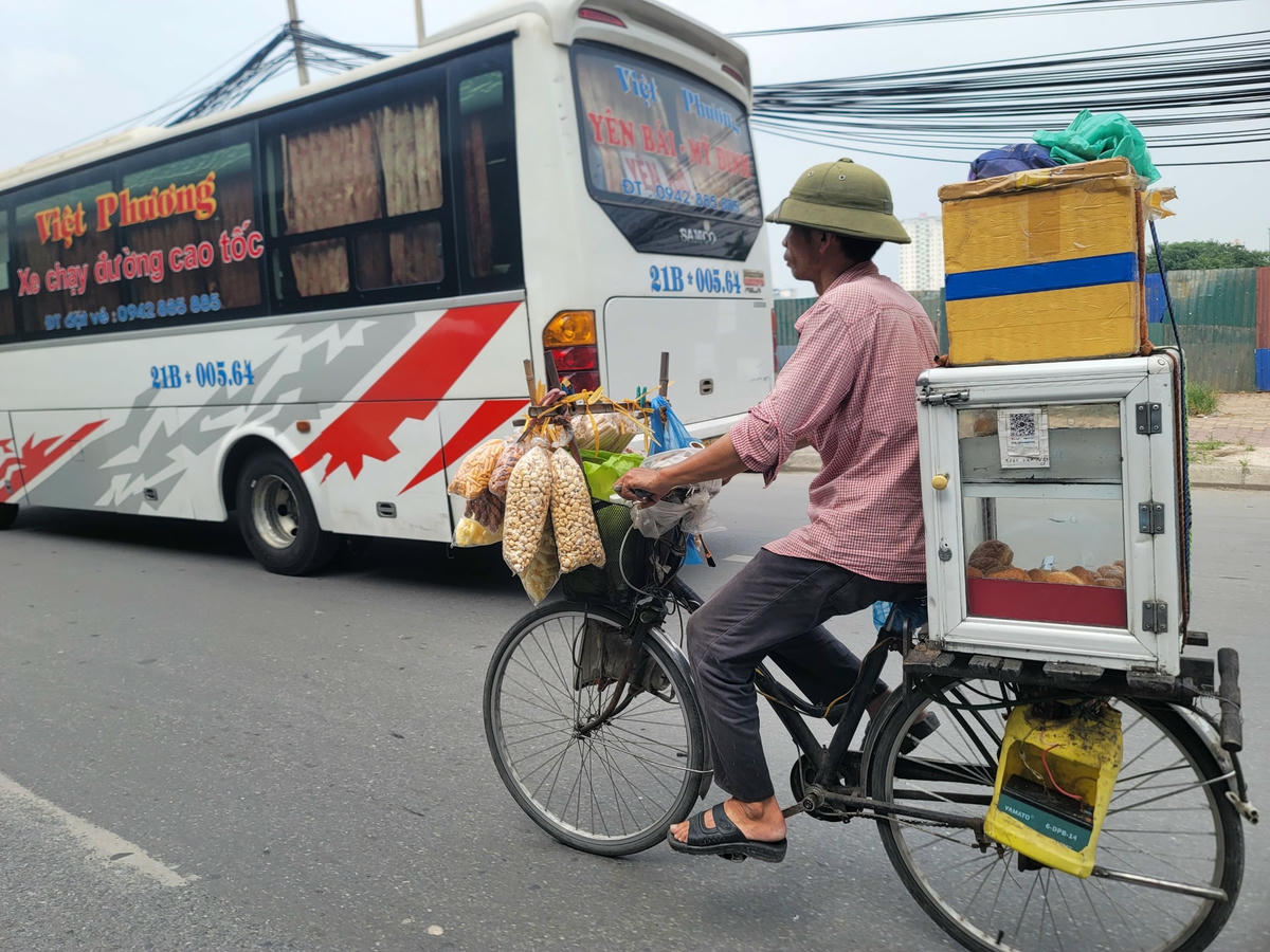 Mã QR cũng được người bán hàng rong áp dụng.