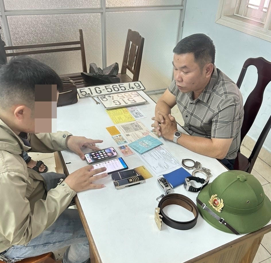 B Đại tá Sơndai-ta