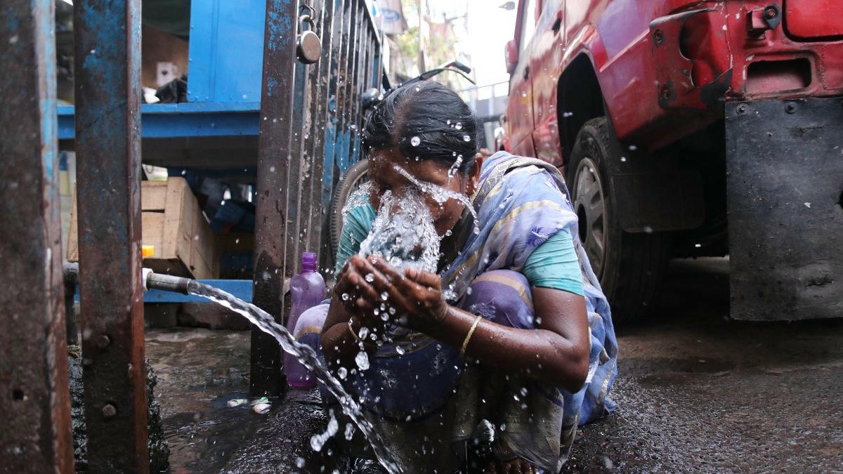 Ấn Độ đang phải hứng chịu đợt nắng nóng kỷ lục. Ảnh: CNN.