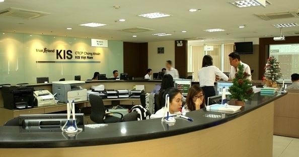 Ngoài doanh nghiệp thuộc