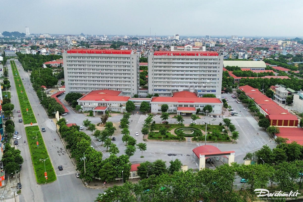 Ngoài ra, còn có 2 dự án khác trong diện thanh tra gồm: Dự án xây dựng Bệnh viện Sản nhi Ninh Bình (vốn đầu tư 2.670,5 tỷ đồng, do Ban Quản lý dự án đầu tư xây dựng công trình dân dụng và công nghiệp làm chủ đầu tư). Ảnh: Đình Minh