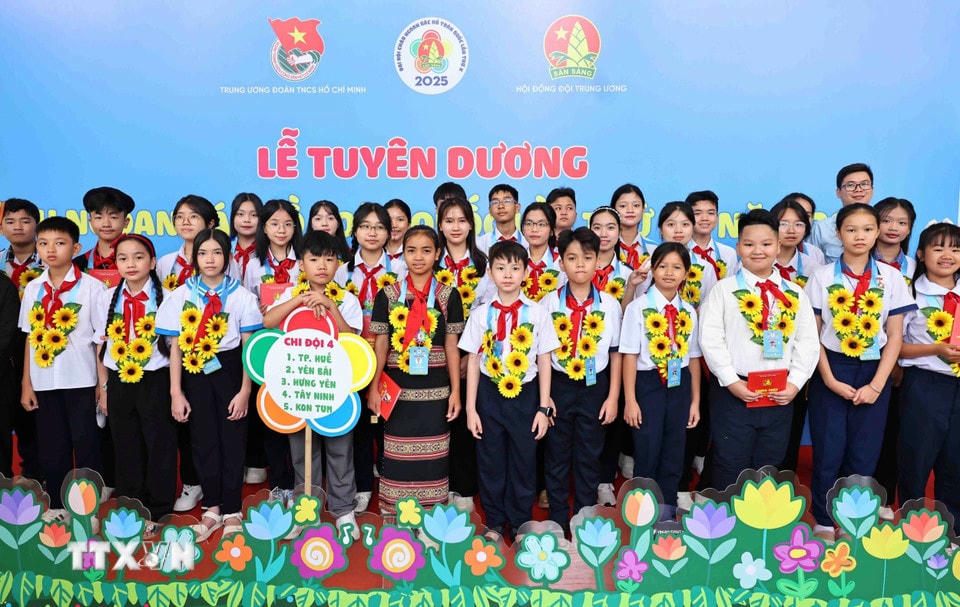 Các đại biểu tham dự Lễ tuyên dương. (Ảnh: Minh Đức/TTXVN)