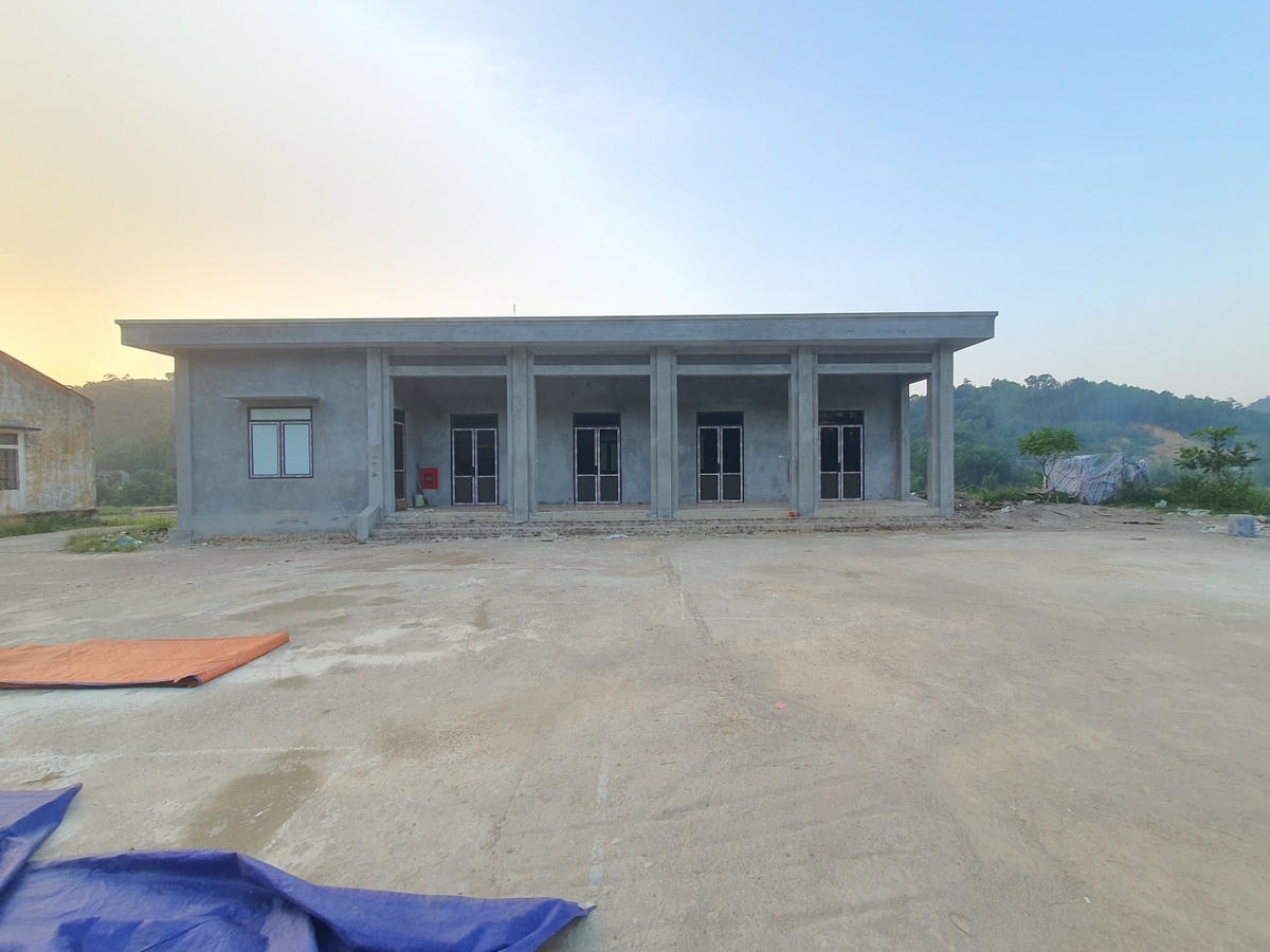 Công trình nhà văn hóa được xây dựng đầu tư góp vốn 200 triệu đồng từ nguồn của Chương trình 1719 sắp hoàn thành sẽ là nơi sinh hoạt văn hóa cộng đồng cho bà con…