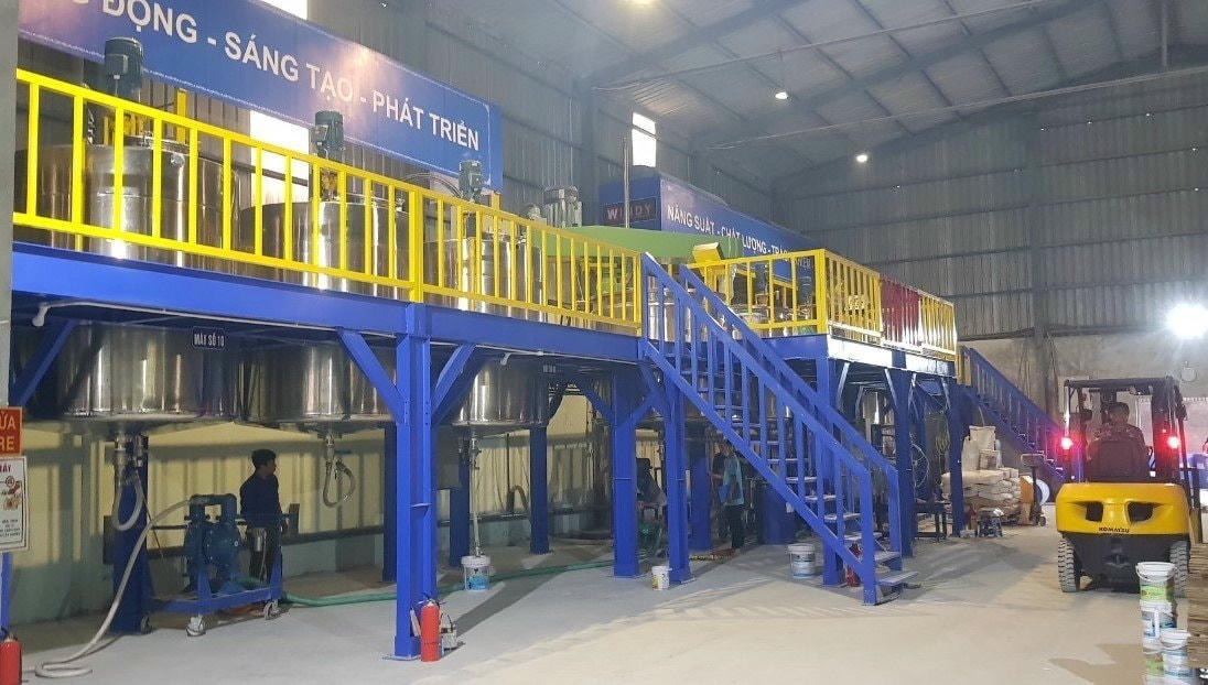 Hệ thống dây chuyền sản xuất công nghệ hiện đại.