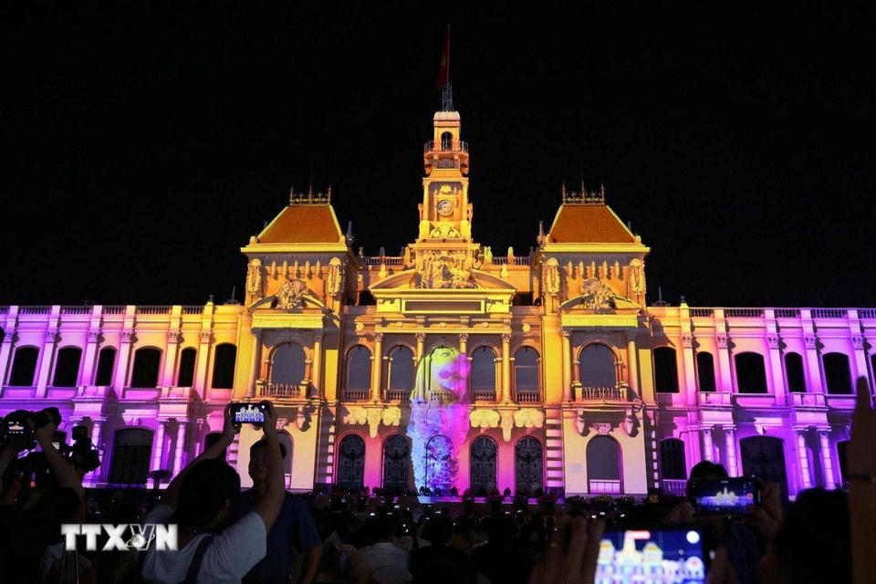Màn trình diễn 3D mapping của đội Singapore. (Ảnh: Thu Hương/TTXVN)