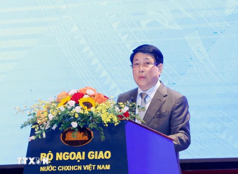 Chủ tịch nước Lương Cường phát biểu tại Hội thảo khoa học quốc tế “50 năm thống nhất đất nước: Vai trò kiến tạo hòa bình của ngoại giao trong lịch sử và hiện tại”. (Ảnh: Lâm Khánh/TTXVN)