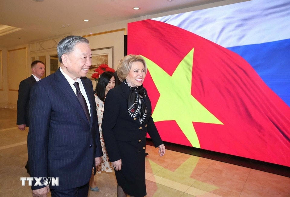 Tổng Bí thư Tô Lâm và Chủ tịch Hội đồng Liên bang, Quốc hội Liên bang Nga Valentina Matviyenko. (Ảnh: Thống Nhất/TTXVN)